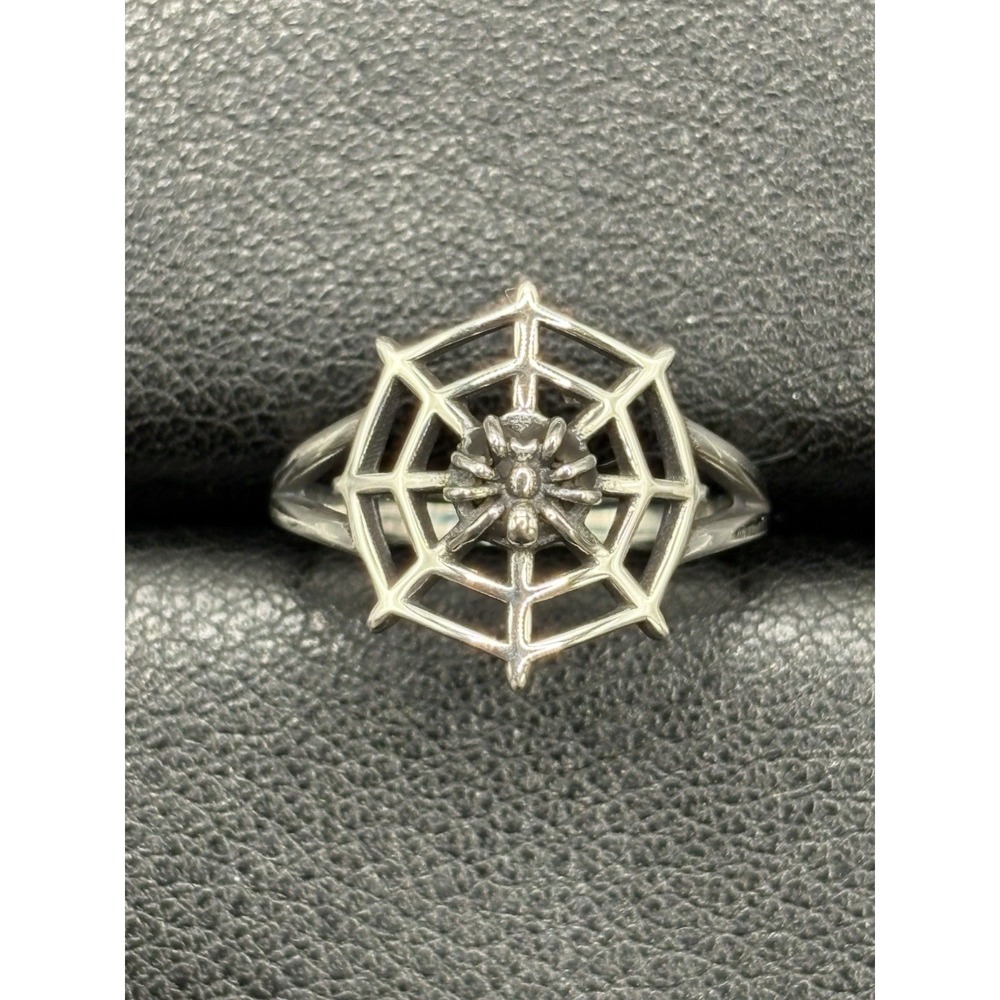 New Condition Sterling Silver Spider On Web Ring Size 7 E13